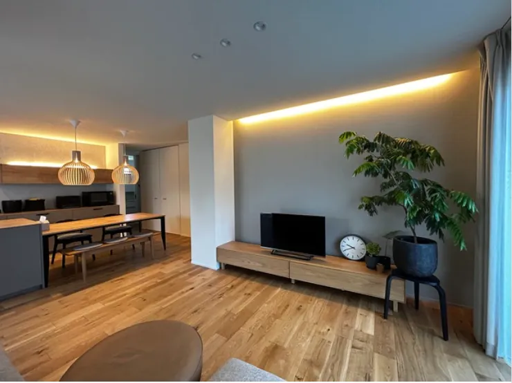 シンプルモダンで直線的でスタイリッシュな印象